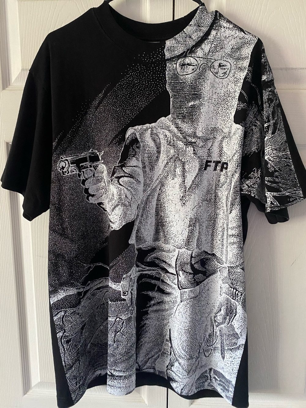 FTP “Zodiac” 𖦏 T-Shirt, Black, Size L, Great Condition